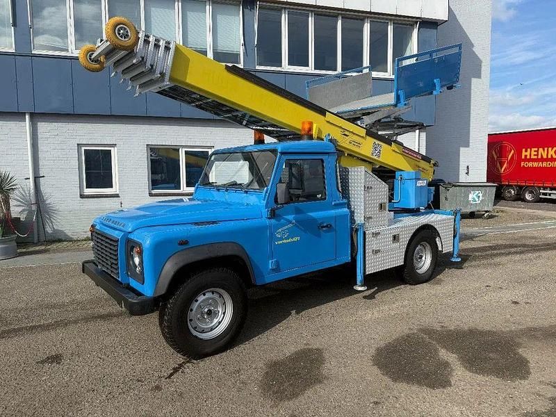Gebraucht Land Rover Defender 131 PS (96 kW) 2012 Blau SUV