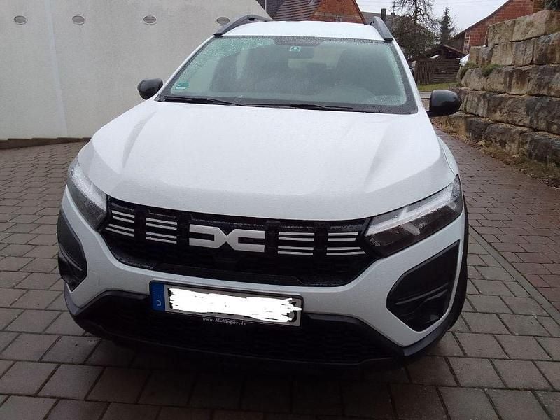 Gebraucht Dacia Jogger Essentiel 110 PS (80 kW) 2023 Weiß Van / Kleinbus