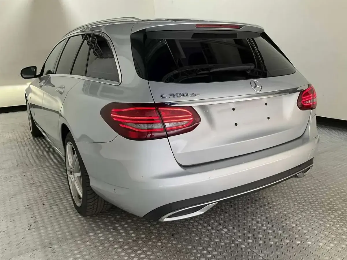 Gebraucht Mercedes C300 Avantgarde 245 PS (180 kW) 2020 Iridiumsilber Kombi