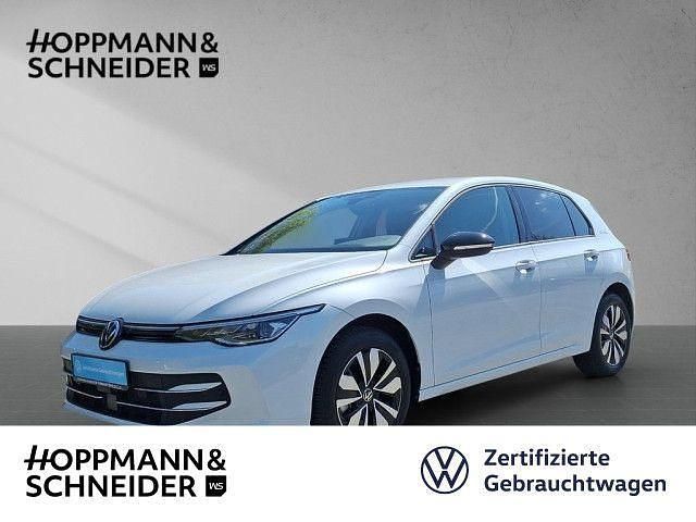 Oryxweiß perlmutteffekt Gebraucht 2024 VW Golf VIII Goal Limousine | 28.880 € (Superpreis) - Bild 1/4