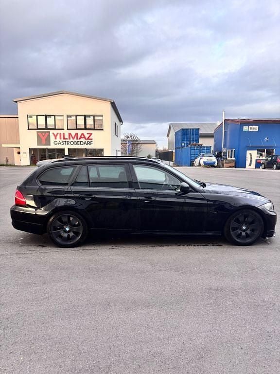 Gebraucht BMW 335 Shadowline 286 PS (210 kW) 2010 Schwarz Kombi