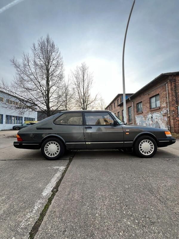 Grau Gebraucht 1990 Saab 900 Kleinwagen | 7.399 € - Bild 1/4