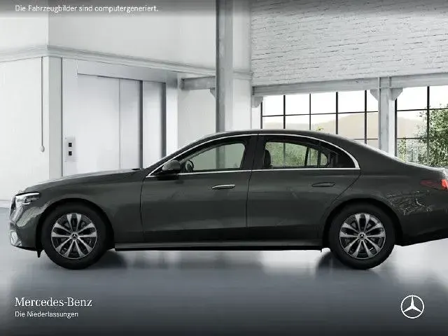 Usado Mercedes E200 Advanced Plus 204 CV (150 kW) 2025 Gris Berlina