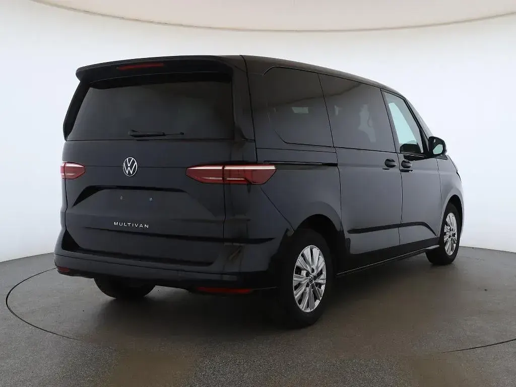Gebraucht VW Multivan Life 204 PS (150 kW) 2024 Schwarz Van / Kleinbus