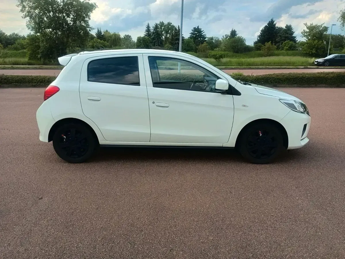 Gebraucht Mitsubishi Space Star 71 PS (52 kW) 2021 Weiß Kleinwagen