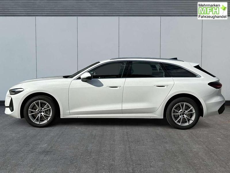 Neu Audi A5 Basis 204 PS (150 kW) 2025 Arkonaweiß Kombi