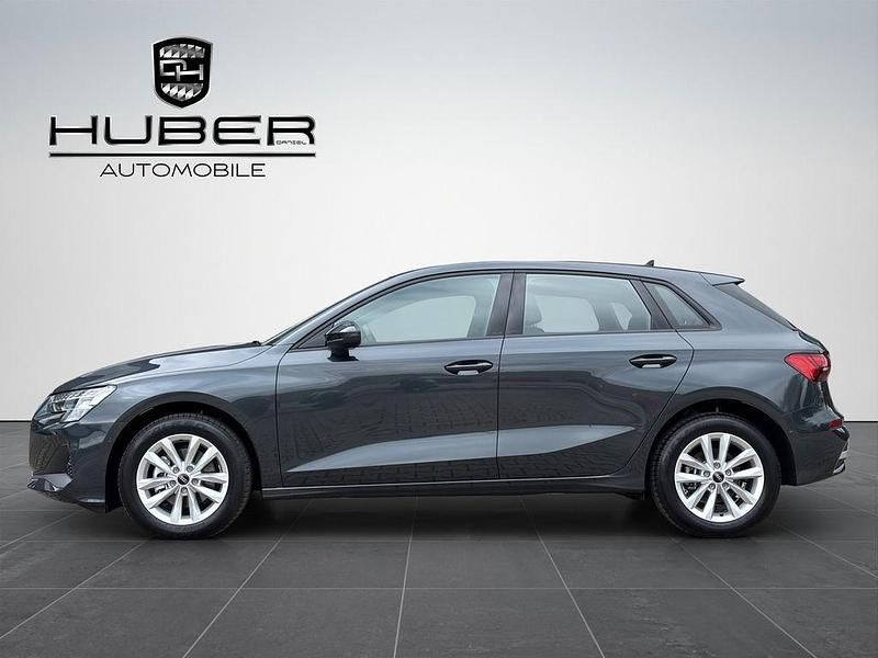 Neu Audi A3 Sport 150 PS (110 kW) 2025 Manhattangrau metallic Limousine