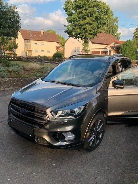 Gebraucht Ford Kuga ST 230 PS (169 kW) 2019 Grau SUV