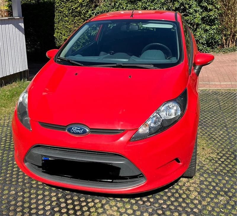 Gebraucht Ford Fiesta 60 PS (44 kW) 2011 Rot Kleinwagen