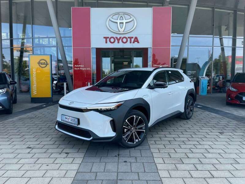 Weiß Neu 2024 Toyota bZ4X Comfort SUV | 48.480 € - Bild 1/4