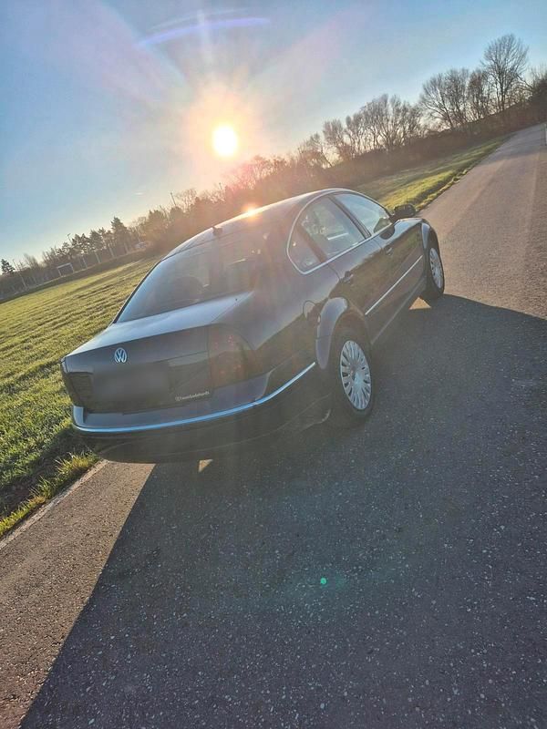 Gebraucht VW Passat 115 PS (84 kW) 2002 Blau Limousine