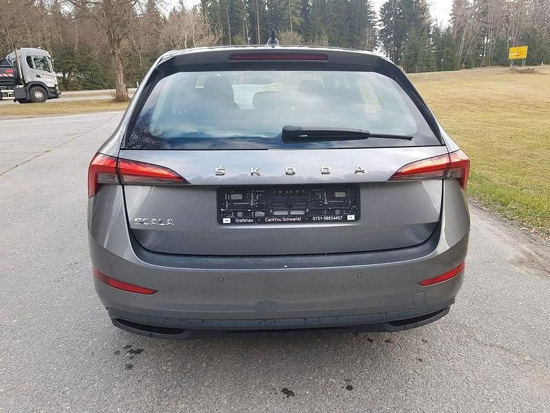 Gebraucht Skoda Scala Cool Plus 110 PS (80 kW) 2022 Grau Kleinwagen