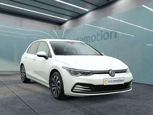 Gebraucht VW Golf VIII Active 150 PS (110 kW) 2022 Weiß Limousine
