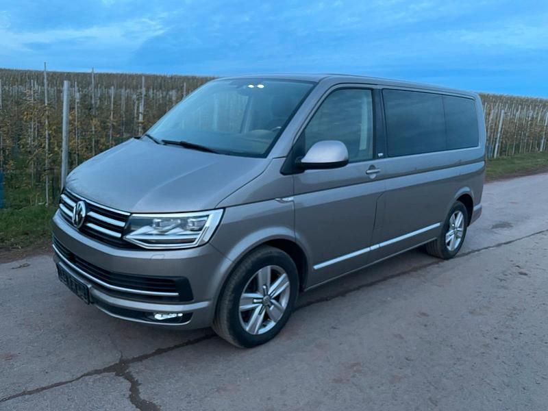 Grau Gebraucht 2017 VW T6 Highline Van | 23.900 € - Bild 1/4