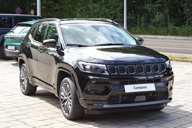 Gebraucht Jeep Compass Summit 131 PS (96 kW) 2025 Schwarz SUV