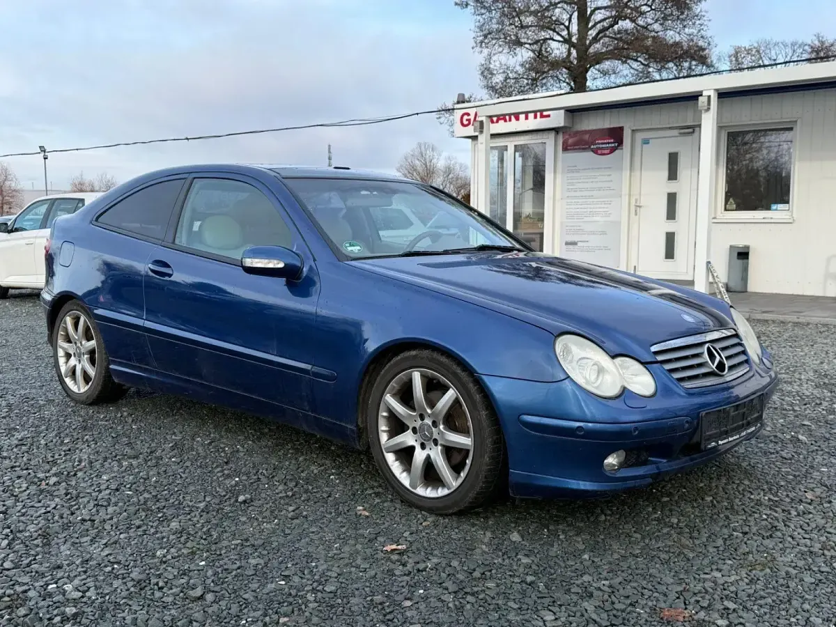 Gebraucht Mercedes C200 163 PS (119 kW) 2004 Blau Coupé