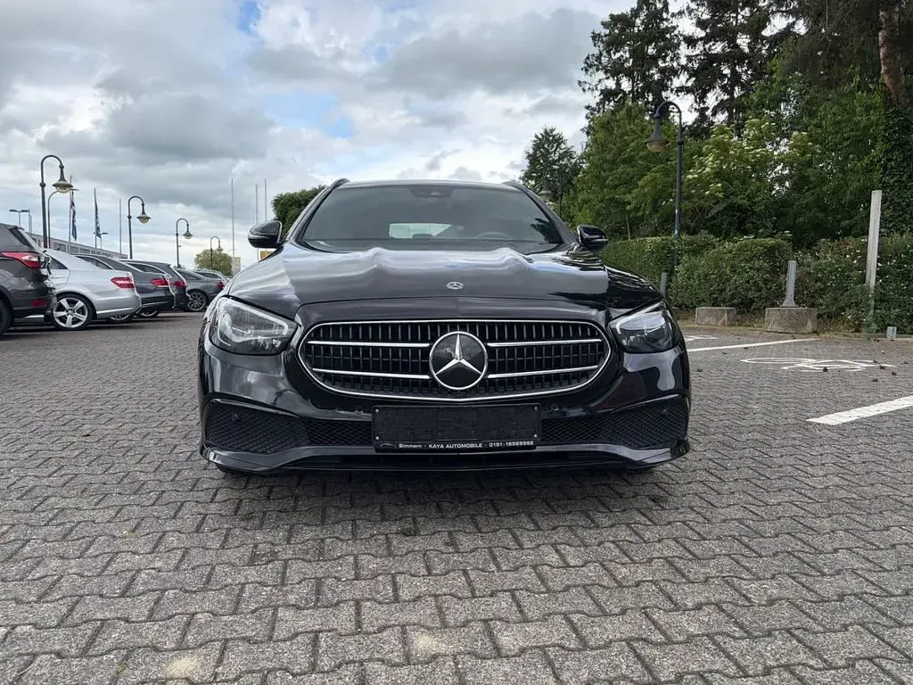 Gebraucht Mercedes E200 160 PS (117 kW) 2020 Schwarz Kombi