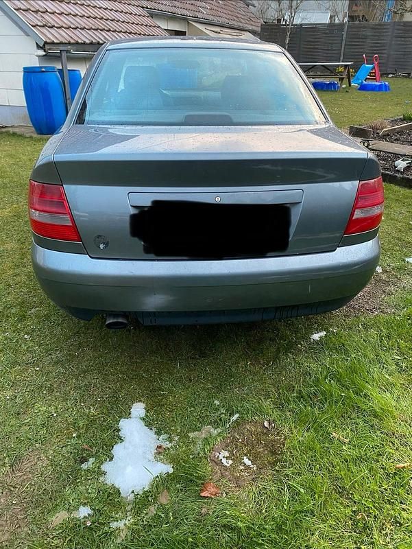 Gebraucht Audi A4 102 PS (75 kW) 2000 Grau Limousine