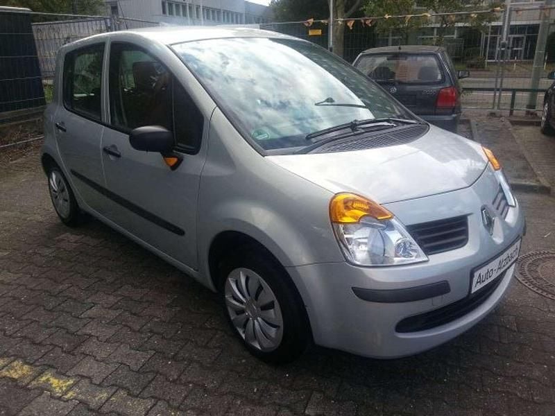 Second-hand Renault Modus 111 CP (81 kW) 2005 Argintiu Monovolum