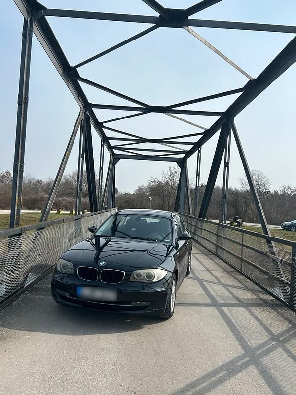 Gebraucht BMW 116 122 PS (89 kW) 2007 Schwarz Kleinwagen