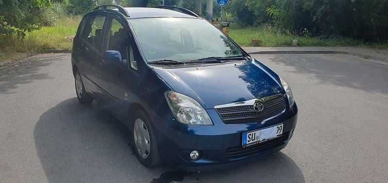 Blau Gebraucht 2002 Toyota Corolla Verso Sol Van / Kleinbus | 3.800 € (Guter Preis) - Bild 1/4