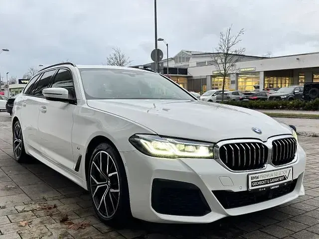 Gebraucht BMW 540 M Sport 340 PS (250 kW) 2022 Weiß Limousine