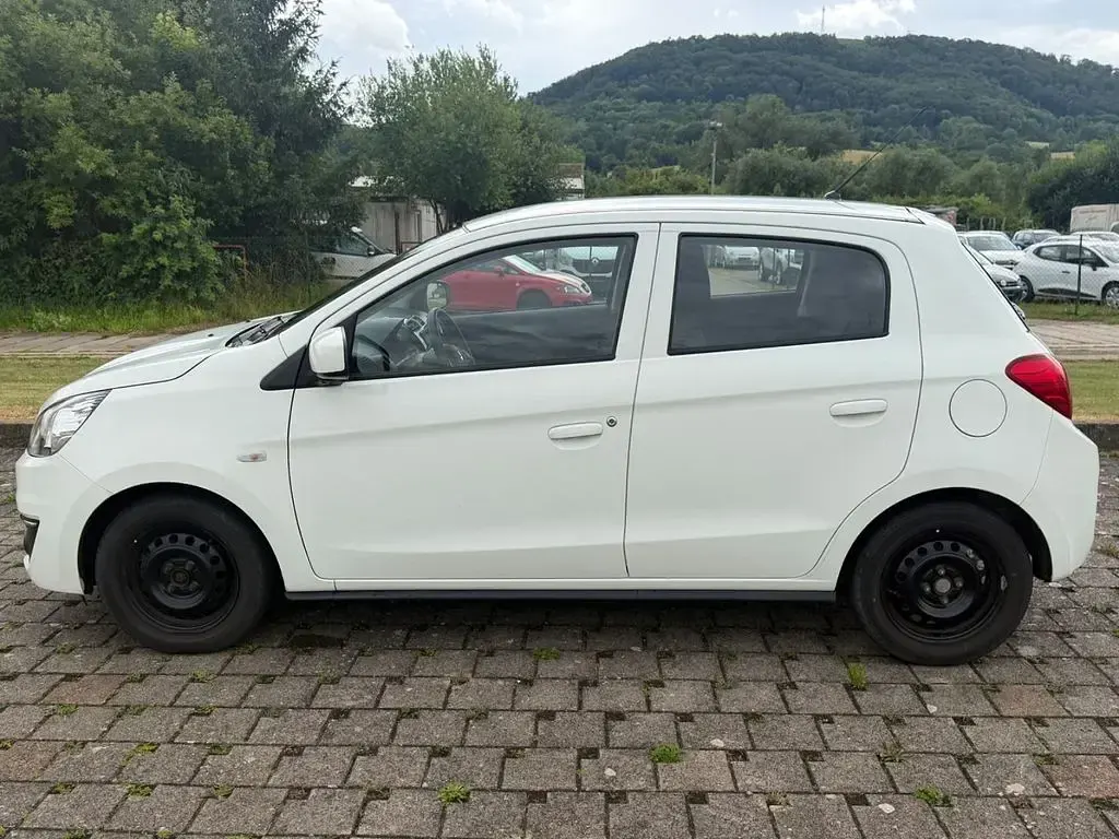 Gebraucht Mitsubishi Space Star Basis 71 PS (52 kW) 2020 Weiß Kleinwagen