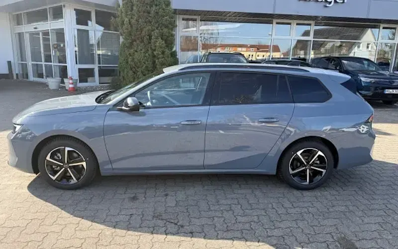 Neu Opel Astra Edition 136 PS (100 kW) 2026 Grau Kombi