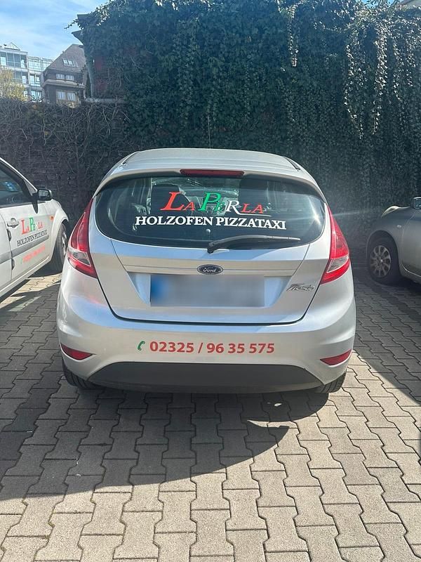 Gebraucht Ford Fiesta 96 PS (70 kW) 2009 Silber Kleinwagen