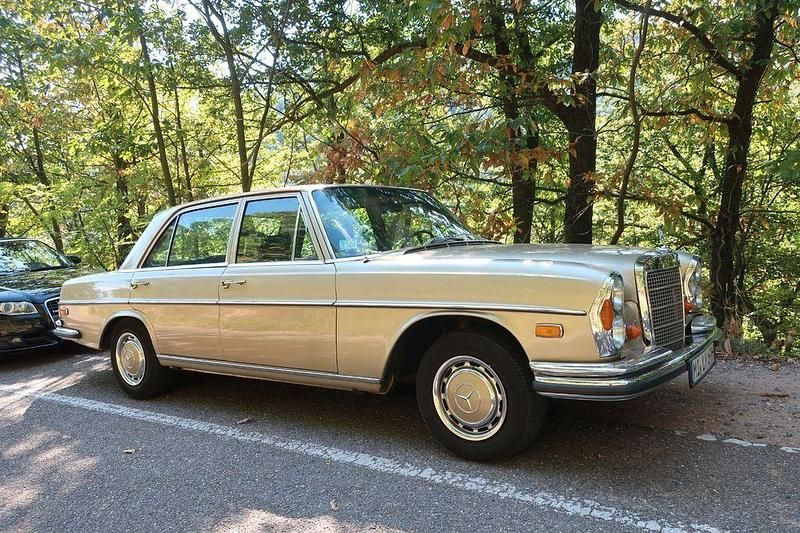 Gebraucht Mercedes 280 160 PS (117 kW) 1969 Gold Limousine
