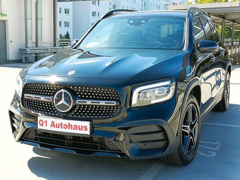 Schwarz Gebraucht 2022 Mercedes GLB200 AMG SUV | 32.880 € (Etwas zu teuer) - Bild 1/4