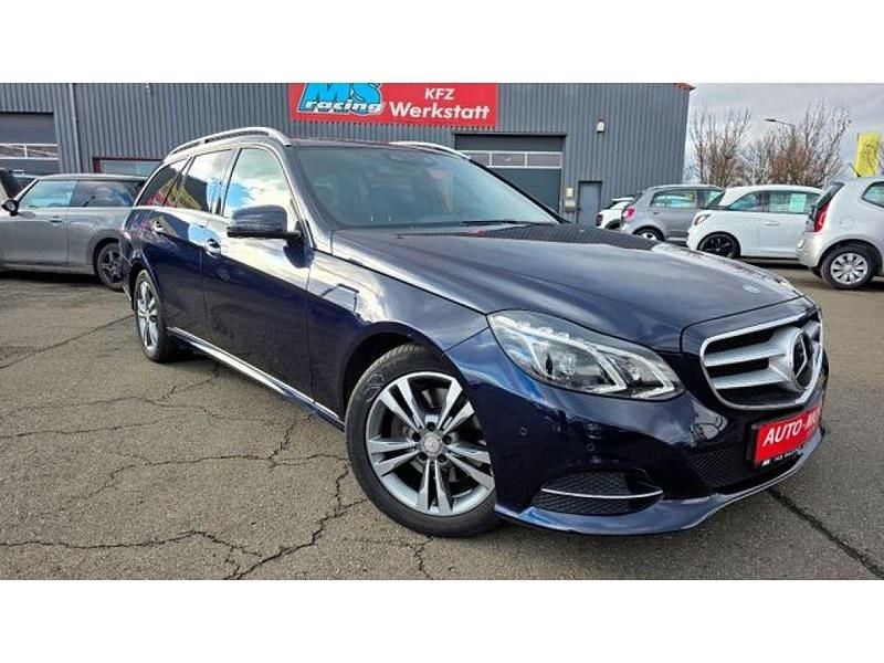 Gebraucht Mercedes E350 AMG 258 PS (189 kW) 2016 Cavansitblau (metallic) Kombi