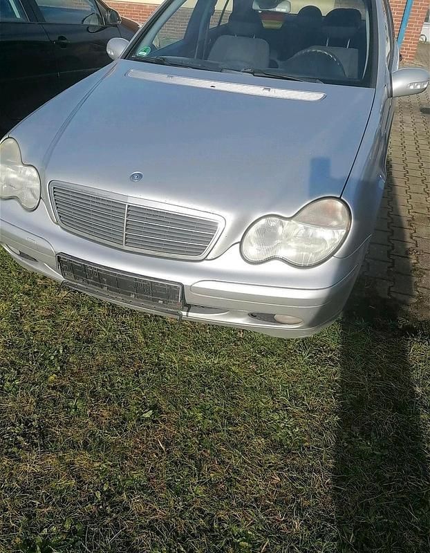 Gebraucht Mercedes C180 143 PS (105 kW) 2002 Limousine