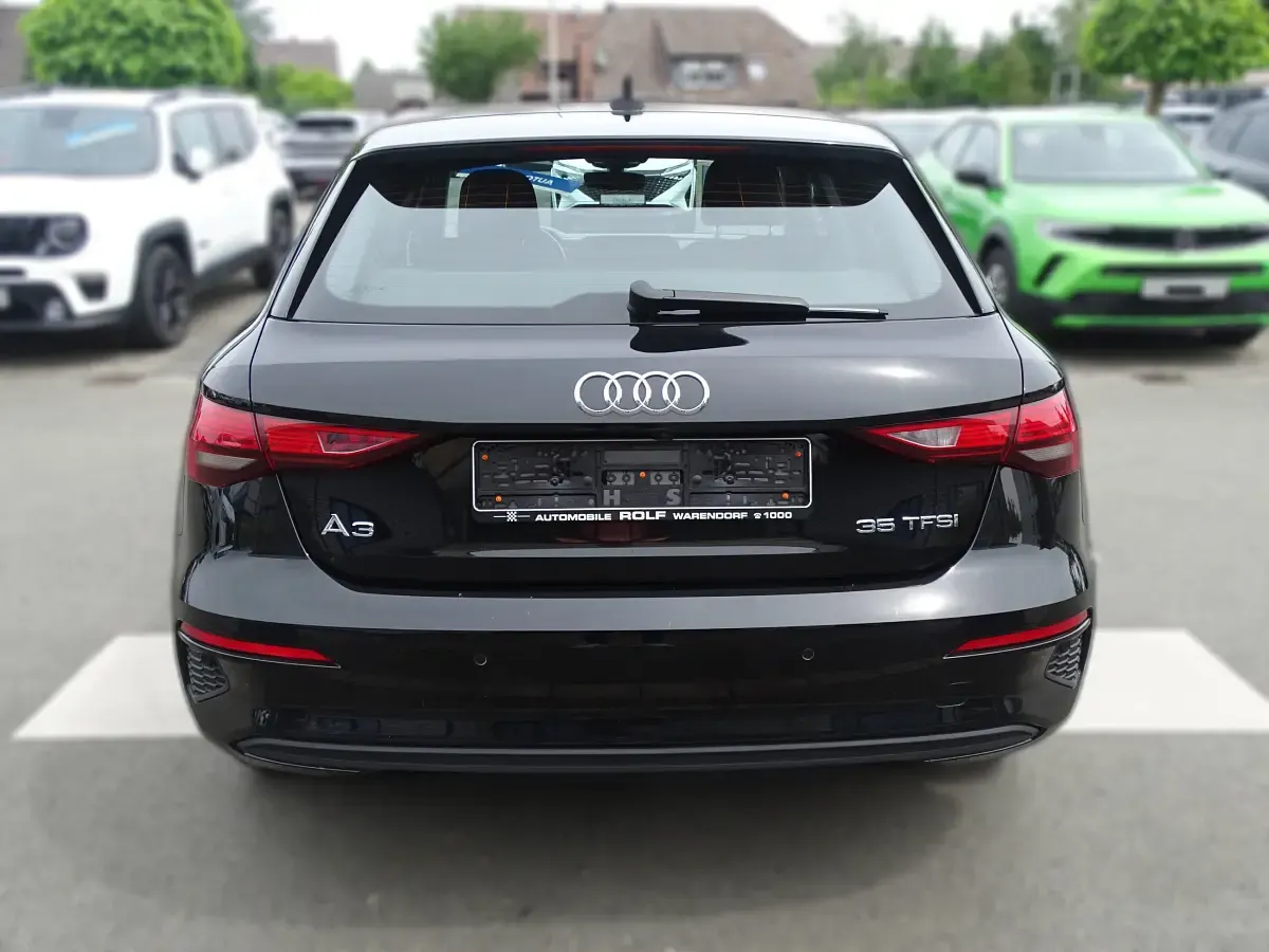 Gebraucht Audi A3 Basis 150 PS (110 kW) 2024 Metallic