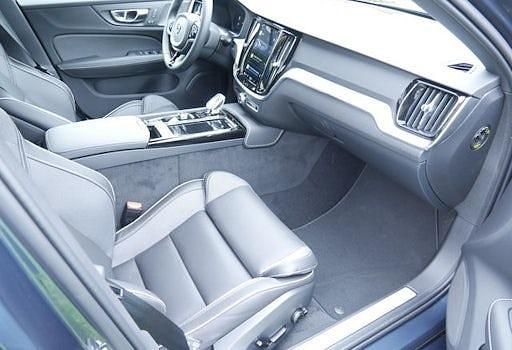 Gebraucht Volvo V60 Plus 455 PS (334 kW) 2024 Blau Kombi