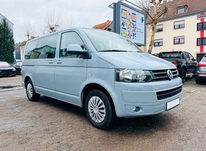 Gebraucht VW Multivan 140 PS (102 kW) 2013 Beige Van