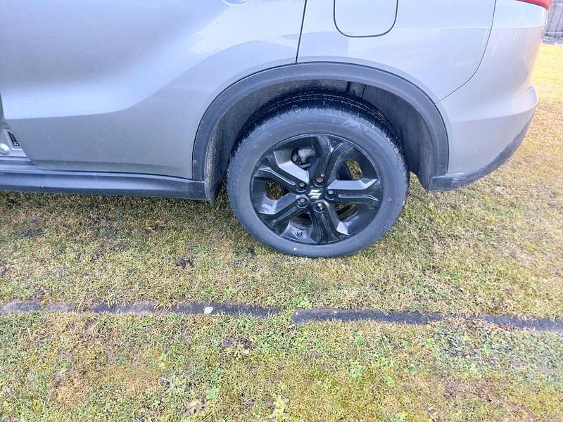 Gebraucht Suzuki Vitara 140 PS (102 kW) 2018 Grau SUV