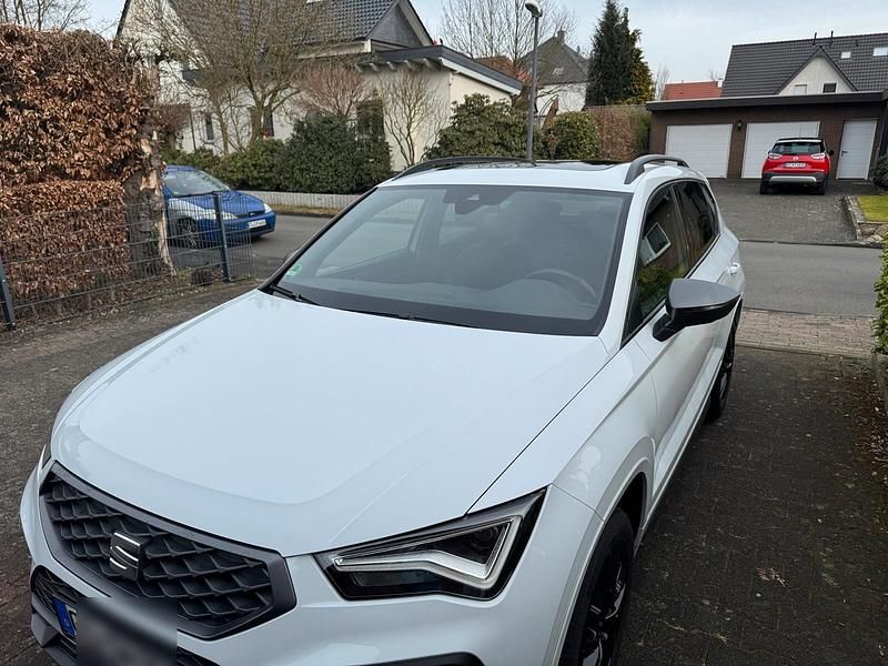 Grau Gebraucht 2023 Seat Ateca FR SUV | 29.999 € (Fairer Preis) - Bild 1/4