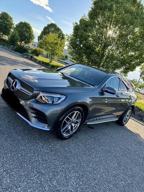 Grau Gebraucht 2017 Mercedes GLC350 Coupé | 26.000 € (Guter Preis) - Bild 1/4