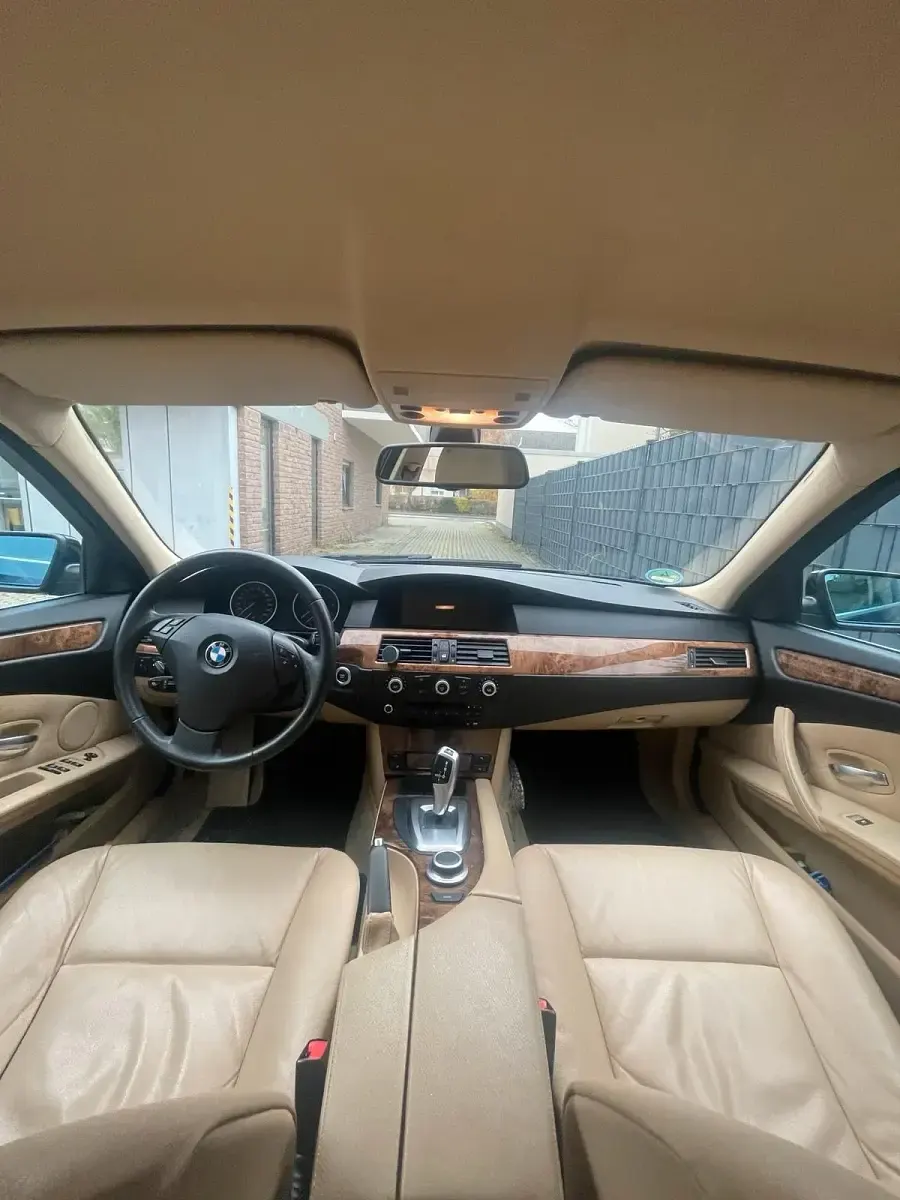 Gebraucht BMW 525 Lifestyle 218 PS (160 kW) 2008 Schwarz Limousine