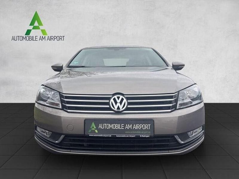 Gebraucht VW Passat Trendline 122 PS (89 kW) 2011 Braun Limousine