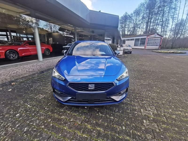 Usata Seat Leon FR 150 CV (110 kW) 2024 Blu Berlina
