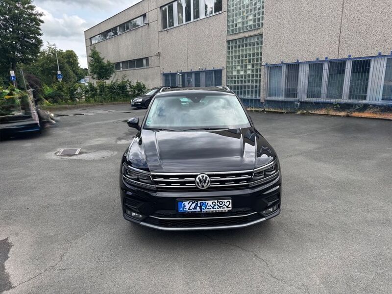 Schwarz Gebraucht 2018 VW Tiguan Highline SUV | 24.300 € (Fairer Preis) - Bild 1/4