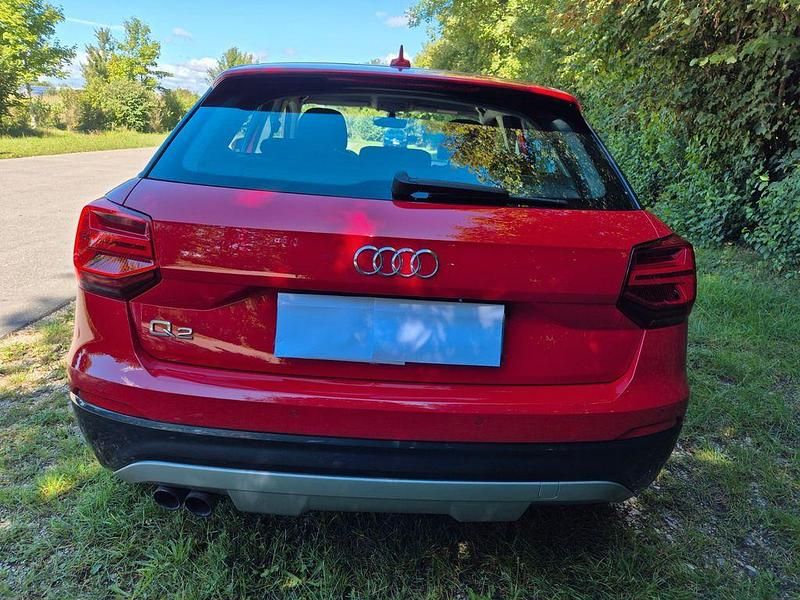 Gebraucht Audi Q2 Design 150 PS (110 kW) 2018 Rot SUV