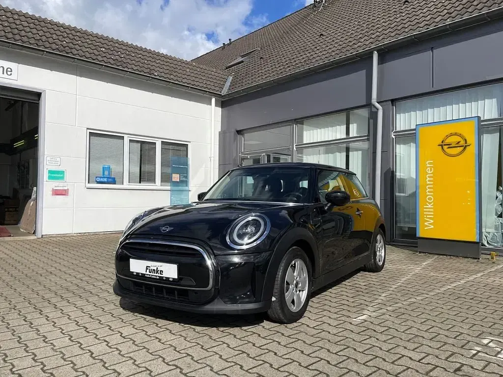 Occasion Mini ONE Classic 102 PK (75 kW) 2021 Zwart Hatchback