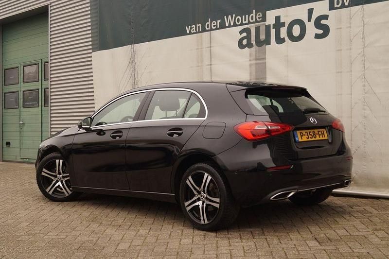 Gebraucht Mercedes A180 Edition 136 PS (100 kW) 2021 Schwarz Limousine