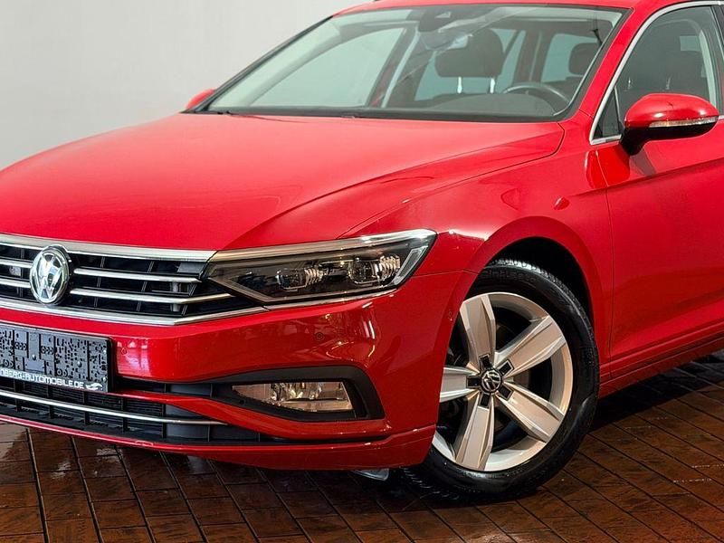 Gebraucht VW Passat R-line 190 PS (139 kW) 2020 Rot Limousine