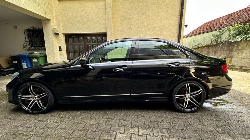 Schwarz Gebraucht 2014 Mercedes C350 AMG Limousine | 17.990 € - Bild 1/4