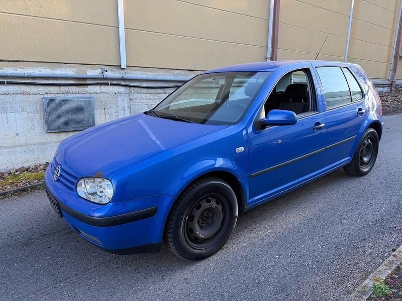 Usata VW Golf IV 105 CV (77 kW) 2000 Blu Utilitaria
