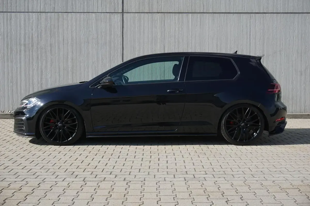 Gebraucht VW Golf VII Sound 230 PS (169 kW) 2017 Deep black perleffekt Kleinwagen